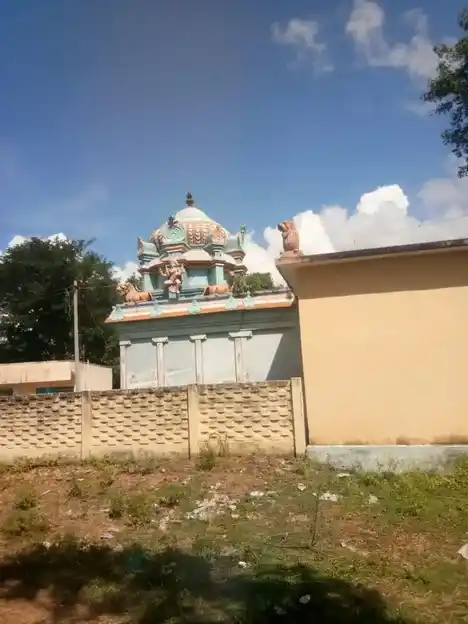 Arulmigu Visham Theertha Mariyamman Temple, Vadakkuyudaiyar Maniyam - 614014 அருள்மிகு விஷம்தீர்த்த மாரியம்மன் திருக்கோயில், Vadakkuyudaiyar Maniyam - 614014, Thiruvarur - Ancient Temple Architecture and History Image 4