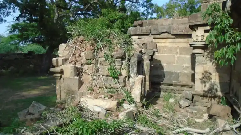 Arulmigu Vishvanaathaswamy Temple, Manjakkudi - 614619 அருள்மிகு விஸ்வநாதசுவாமி திருக்கோயில், Manjakkudi - 614619, Pudukkottai - Ancient Temple Architecture and History Image 9