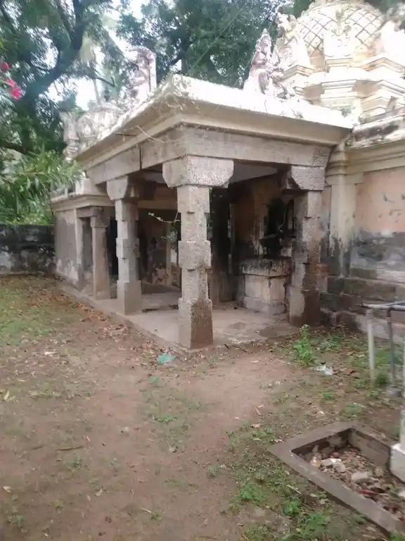 Arulmigu Vishvanatha Swamy Temple, Puthusathiram - 613105 அருள்மிகு விஸ்வநாதசுவாமி திருக்கோயில், Puthusathiram - 613105, Thanjavur - Ancient Temple Architecture and History Image 7