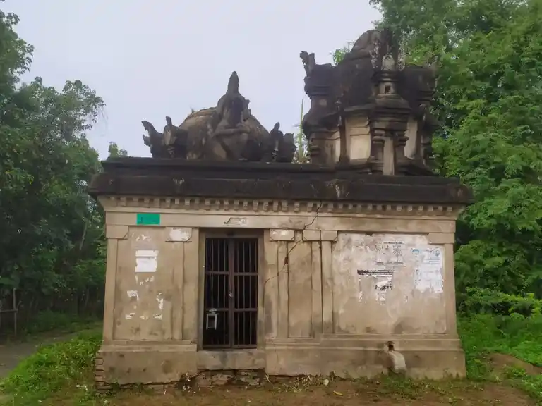 Arulmigu Vishwanathaswamy Temple, Keelanedukattakudi - 610101 அருள்மிகு விசுவநாதசுவாமி கோவில், கீழநெடுங்காட்டங்குடி, திருவாரூர் மாவட்டம் சுவாமி, Keelanedukattakudi - 610101, Thiruvarur - Ancient Temple Architecture and History Image 5