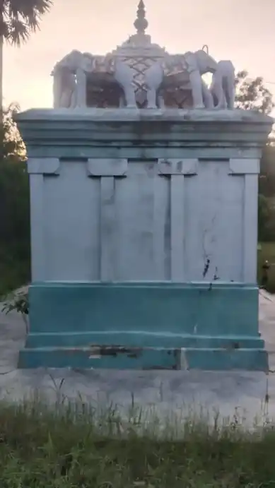 Arulmigu Vishwanathaswamy Temple, Senthamangalam - 610002 அருள்மிகு விசுவநாதசுவாமி திருக்கோயில்மற்றும் அய்யனார் கோவில், சேந்தமங்கலம், திருவாரூர் மாவட்டம் சுவாமி, Senthamangalam - 610002, Thiruvarur - Ancient Temple Architecture and History Image 8