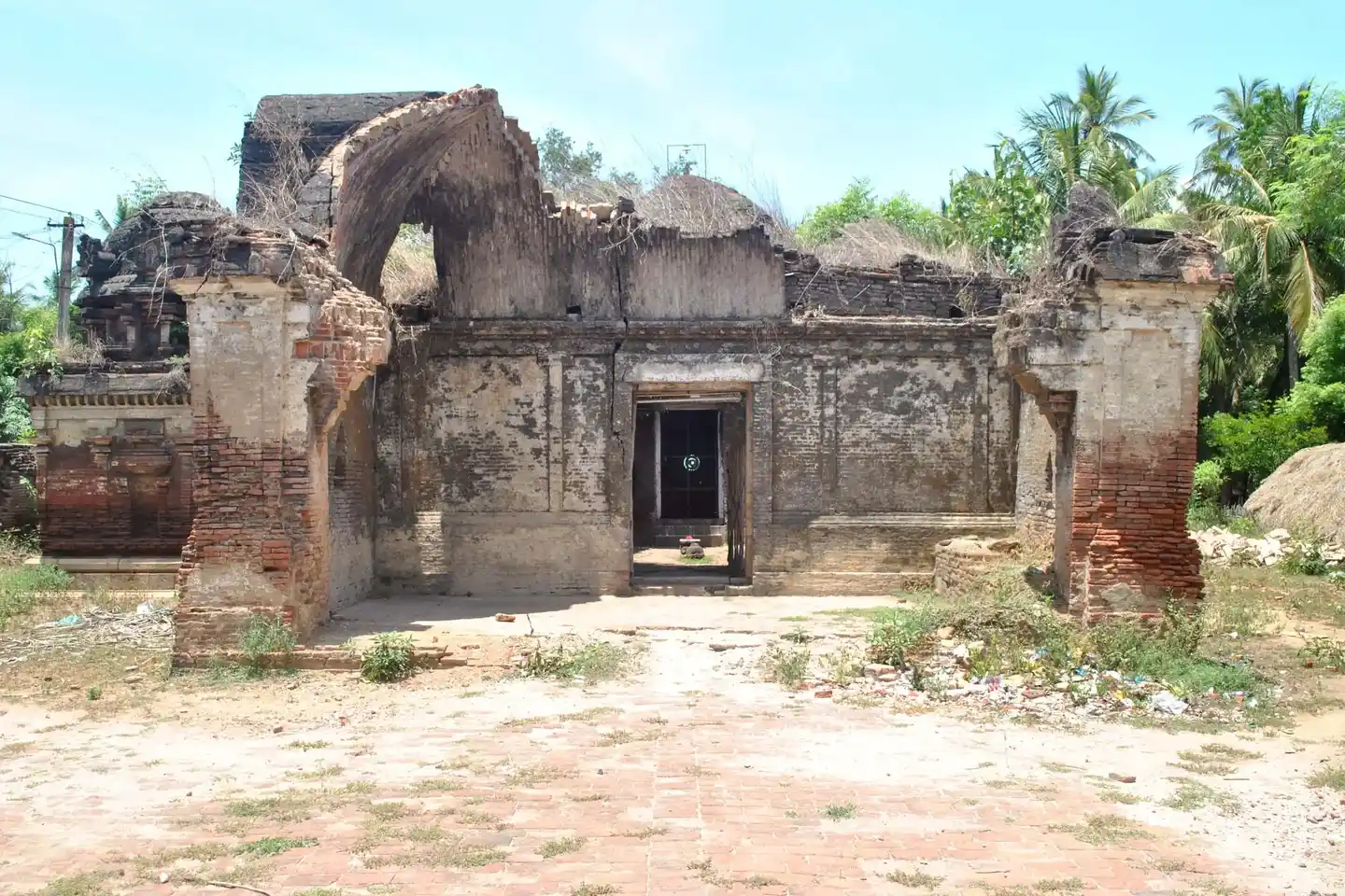Arulmigu Visvanathaswamy Temple, Kottur - 609804 அருள்மிகு விஸ்வநாத சுவாமி திருக்கோயில், Kottur - 609804, Thanjavur - Ancient Temple Architecture and History Image 2