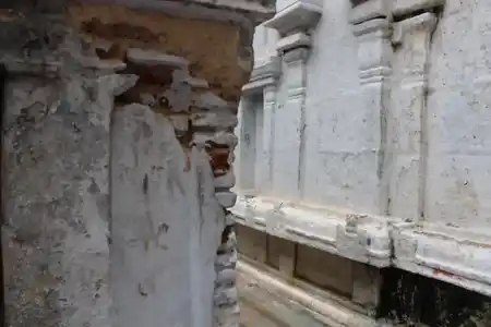 Arulmigu Visvanathswamy Temple, Mutharasanallur - 620102 அருள்மிகு விஸ்வநாதசுவாமி திருக்கோயில், பழூர், திருவரங்கம் வட்டம், திருச்சி மாவட்டம் - 620102, Thiruchirappalli - Ancient Temple Architecture and History Image 3