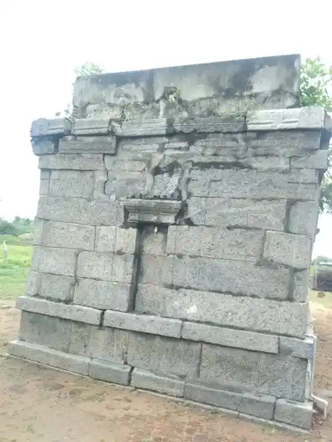 Arulmigu Viswanathar Temple, Karuveppampoondi, Uthiramerur - 603406 அருள்மிகு விஸ்வநாதர் திருக்கோயில், கருவேப்பம்பூண்டி, Uthiramerur - 603406, Kancheepuram - Ancient Temple Architecture and History Image 2