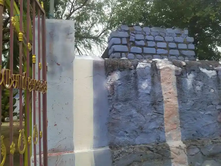 Arulmigu Viswanathaswamy Temple, Kanmai Karai, Ondipulinaickanoor - 626119 அருள்மிகு விஸ்வநாதசுவாமி மற்றும், விசாலாட்சியம்மன் திருக்கோயில், கண்மாய்க்கரை அருகில், ஒண்டிப்புலிநாயக்கனுர் - 626119, Virudhunagar - Ancient Temple Architecture and History Image 4