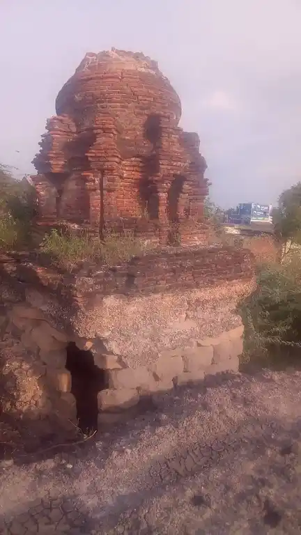 Arulmigu Viswanathaswamy Temple, Kurumbasavadi - 621714 Arulmigu Viswanathaswamy Temple, Kurumbasavadi - 621714, Ariyalur - Ancient Temple Architecture and History Image 4