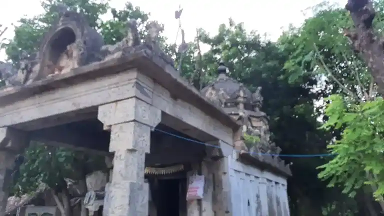 Arulmigu Viswanathaswamy Temple, Madurapakkam - 605501 அருள்மிகு விஸ்வநாதசுவாமி திருக்கோயில், மதுரப்பாக்கம் - 605501, Viluppuram - Ancient Temple Architecture and History Image 4