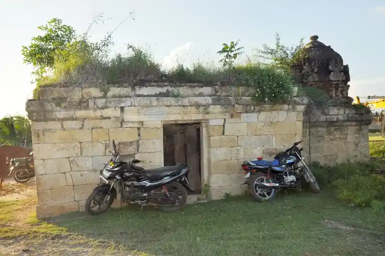 Arulmigu Viswanathaswamy Temple, Nerunjikorai - 621704 Arulmigu Viswanathaswamy Temple, Nerunjikorai - 621704, Ariyalur - Ancient Temple Architecture and History Image 3