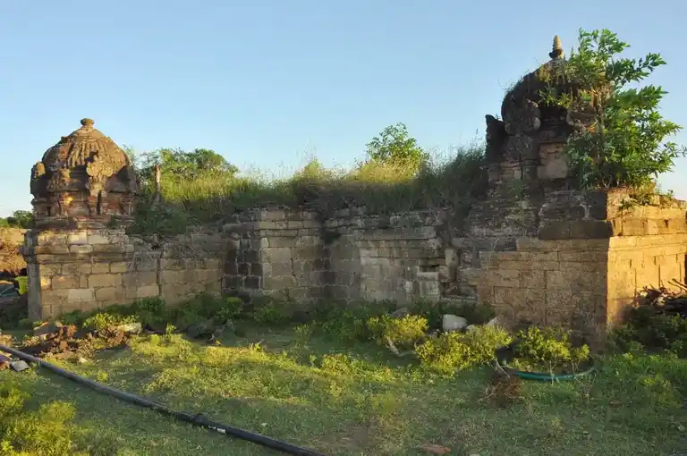Arulmigu Viswanathaswamy Temple, Nerunjikorai - 621704 Arulmigu Viswanathaswamy Temple, Nerunjikorai - 621704, Ariyalur - Ancient Temple Architecture and History Image 4