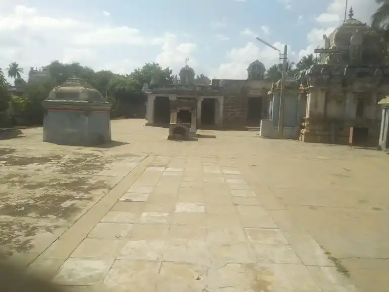 Arulmigu Viyakrapureeswarar Temple, Puliyur - 639114 Arulmigu Viyakrapureeswarar Temple, Puliyur - 639114, Karur - Ancient Temple Architecture and History Image 2