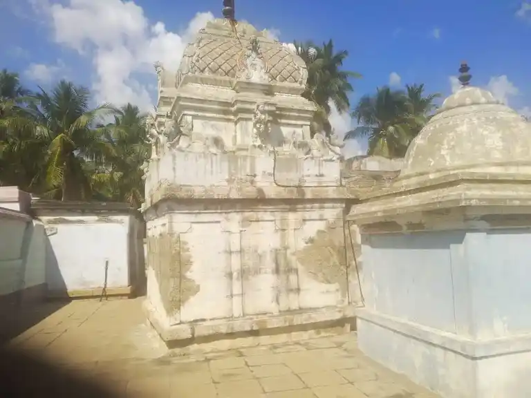 Arulmigu Viyakrapureeswarar Temple, Puliyur - 639114 Arulmigu Viyakrapureeswarar Temple, Puliyur - 639114, Karur - Ancient Temple Architecture and History Image 3