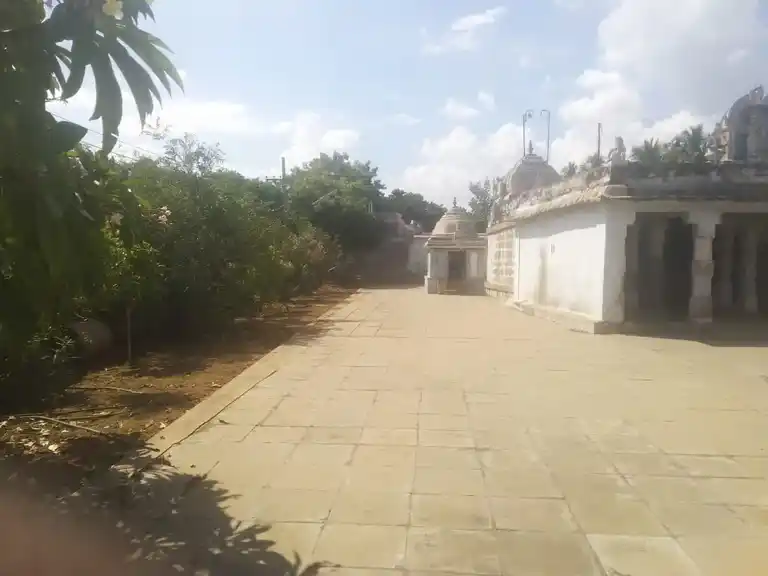 Arulmigu Viyakrapureeswarar Temple, Puliyur - 639114 Arulmigu Viyakrapureeswarar Temple, Puliyur - 639114, Karur - Ancient Temple Architecture and History Image 4