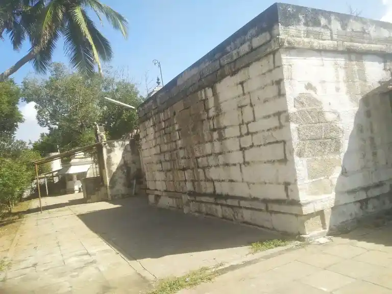 Arulmigu Viyakrapureeswarar Temple, Puliyur - 639114 Arulmigu Viyakrapureeswarar Temple, Puliyur - 639114, Karur - Ancient Temple Architecture and History Image 5