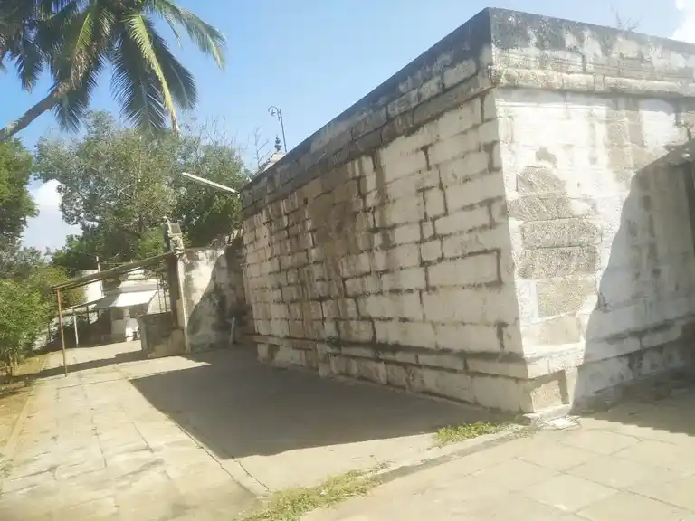 Arulmigu Viyakrapureeswarar Temple, Puliyur - 639114 Arulmigu Viyakrapureeswarar Temple, Puliyur - 639114, Karur - Ancient Temple Architecture and History Image 6