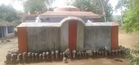 Arulmigu Yanai Varavalaitha Kandan Sastha Temple, Near Pond, Sarodu - 629175 அருள்மிகு யாளை வரவழைத்த கந்தன் சாஸ்தா திருக்கோயில், குளம் அருகில், சாரோடு - 629175, Kanyakumari - Ancient Temple Architecture and History Image 2