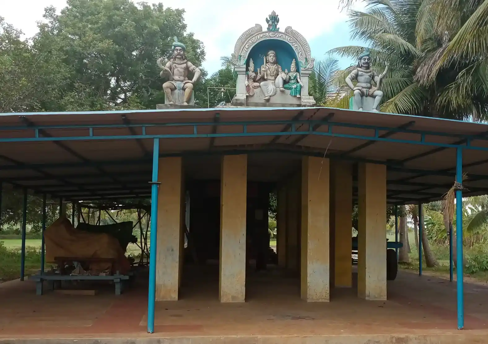 Arulmigu Yanaimelalagar Ayyanar Temple, Moovarkottai - 614015