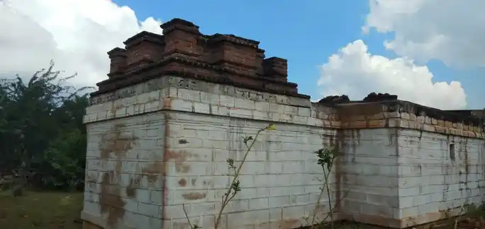 Arulmigu Yellaiyamman Temple, Pappayambadi - 621313 அருள்மிகு எல்லையம்மன் திருக்கோயில், Pappayambadi - 621313, Karur - Ancient Temple Architecture and History Image 2