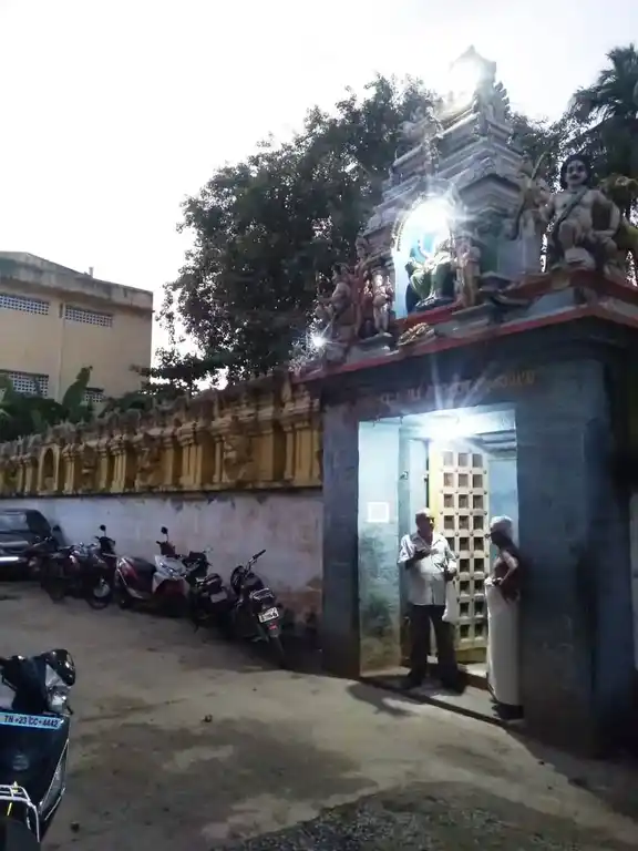 Arulmigu Yettiyamman Temple, Thottpalayam Vellore - 632004 அருள்மிகு எட்டியம்மன் திருக்கோயில், தோட்டபாளையம் வேலூர் - 632004, Vellore - Ancient Temple Architecture and History Image 2