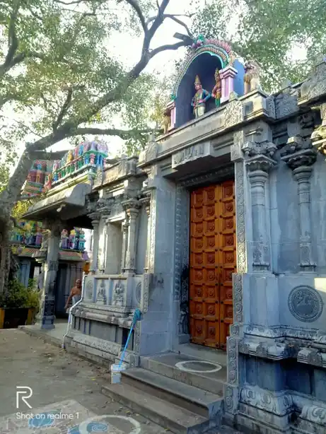 Arulmigu Yoga Narasimma Swamy Temple, Velachery, Chennai - 600042 அருள்மிகு யோக நரசிம்ம சுவாமி திருக்கோயில், வேளச்சேரி, சென்னை - 600042, Chennai - Ancient Temple Architecture and History Image 2