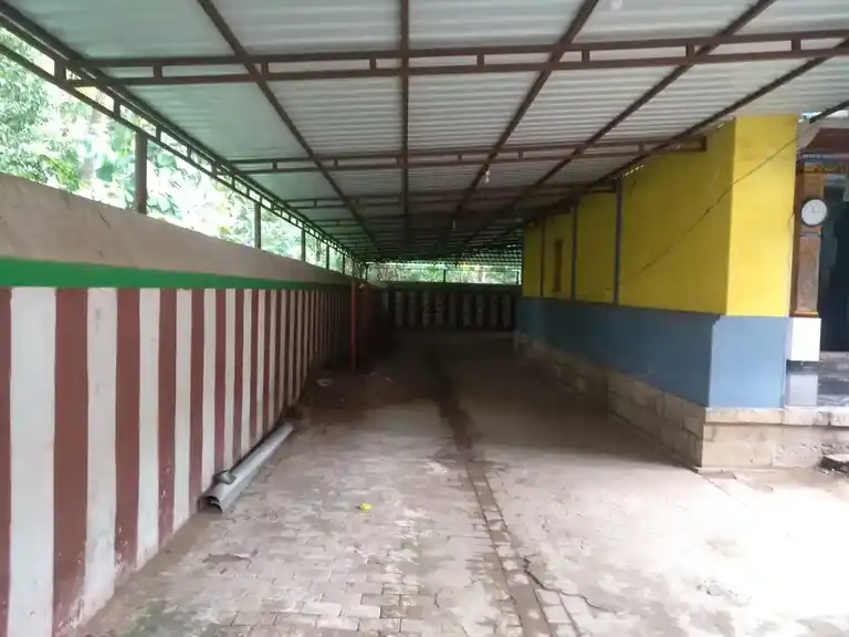 Arulmigu Yoganarasimmar Temple, Narasinganpettai - 609802 Arulmigu Yoganarasimmar Temple, Narasinganpettai - 609802, Thanjavur - Ancient Temple Architecture and History Image 3