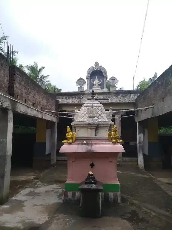 Arulmigu Yoganarasimmar Temple, Narasinganpettai - 609802 Arulmigu Yoganarasimmar Temple, Narasinganpettai - 609802, Thanjavur - Ancient Temple Architecture and History Image 6