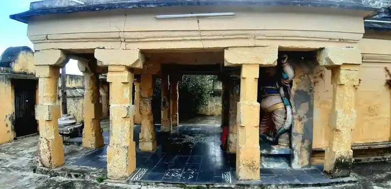 Arultharum Pidari Amman Temple, Thiruvadanai - 623407 அருள்மிகு பிடாரியம்மன் திருக்கோயில், Thiruvadanai - 623407, Ramanathapuram - Ancient Temple Architecture and History Image 2