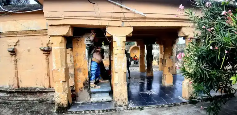 Arultharum Pidari Amman Temple, Thiruvadanai - 623407 அருள்மிகு பிடாரியம்மன் திருக்கோயில், Thiruvadanai - 623407, Ramanathapuram - Ancient Temple Architecture and History Image 5