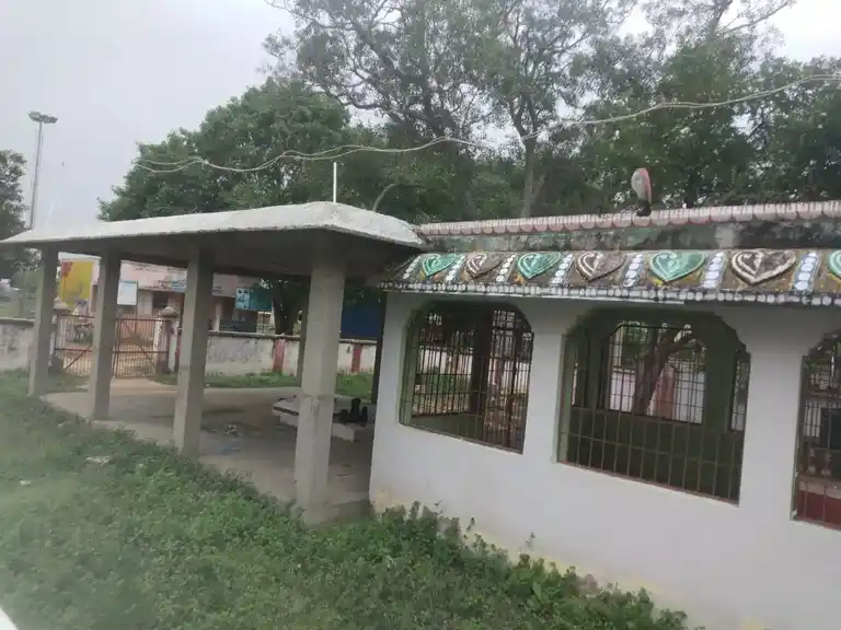 Arultharum Throwpathai Amman Temple, Nainarkovil - 623705 அருள்மிகு திரௌபதையம்மன் திருக்கோயில், நயினார்கோயில் - 623705, Ramanathapuram - Ancient Temple Architecture and History Image 2