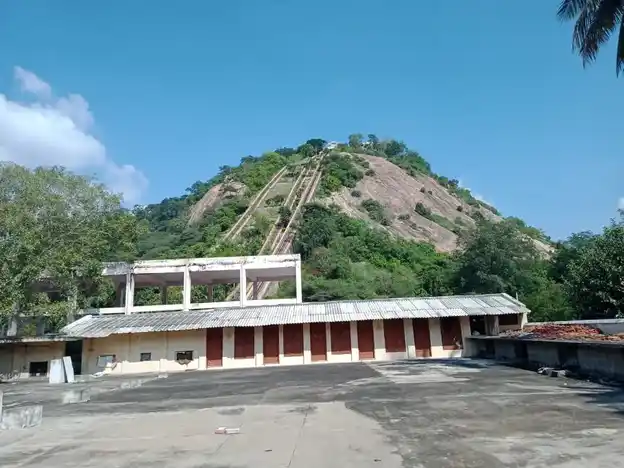 Sadusamy Mutt, Malaiyadivaram, Palani - 624601 சாதுசாமி மடம், மலையடிவாரம், Palani - 624601, Dindigul - Ancient Temple Architecture and History Image 3