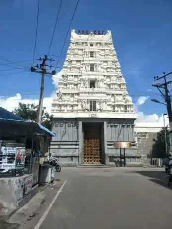 Sri Kamakshi Ambal Devasthanam, Sri Kanchi Kamakoti Peedam, Sri Madam Samasthanam, Big, Kancheepuram - 631502 ஸ்ரீ காமாக்ஷி அம்பாள் தேவஸ்தானம், ஸ்ரீ காஞ்சி காமகோடி பீடம், ஸ்ரீ மடம் சமஸ்தானம், பெரிய காஞ்சிபுரம், காஞ்சிபுரம் - 631502, Kancheepuram - Ancient Temple Architecture and History Image 2