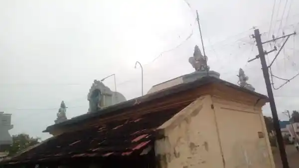 Varadharajaperumal Bajanai Madam, Vadakipatti - 621002 Varadharajaperumal Bajanai Madam, Vadakipatti - 621002, Thiruchirappalli - Ancient Temple Architecture and History Image 3